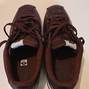 Nike Burgundy/maroon Sneekers Used